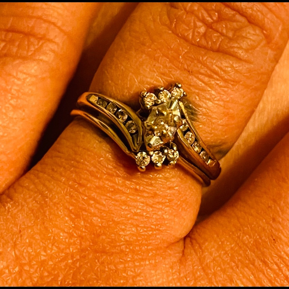 Women’s ring.